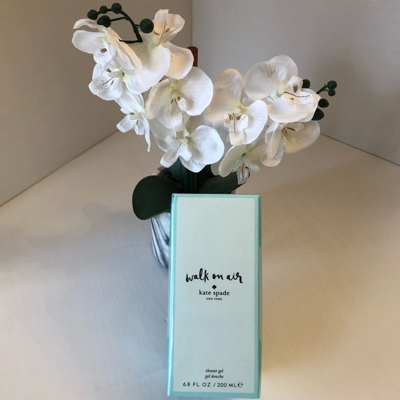 kate spade walk on air shower gel